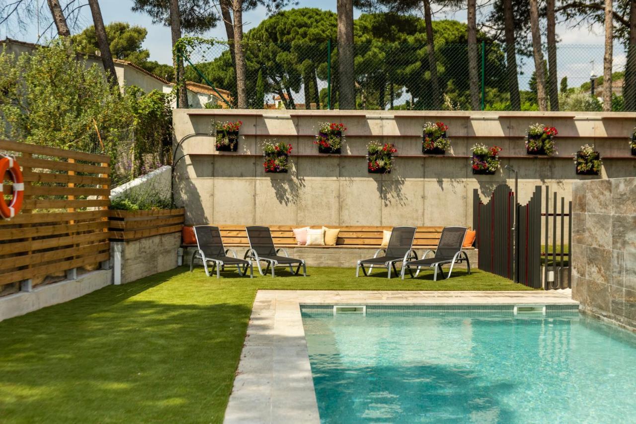 Albana Apartaments Turistics L'Escala Exterior photo